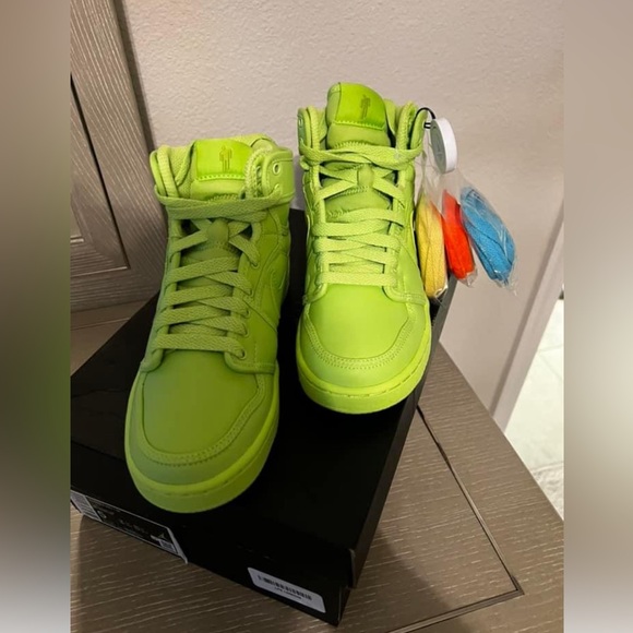 Air Jordan 1 Billie Eilish Edition - Picture 2 of 8